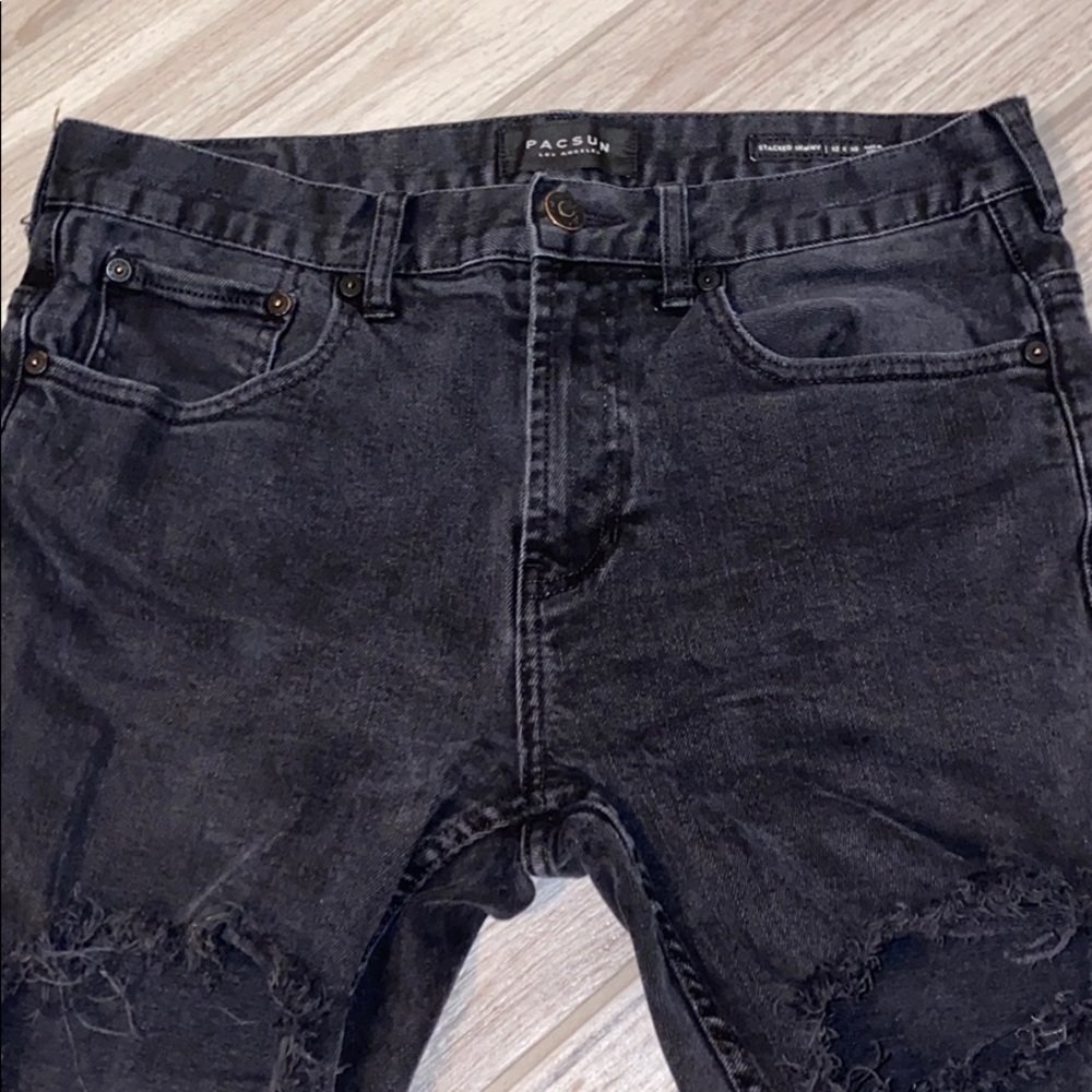 Black ripped men’s skinny jeans